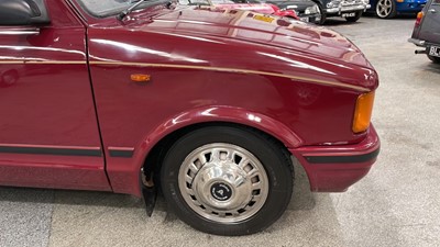Lot 180 - 2000 METROCAB TAXI TTT