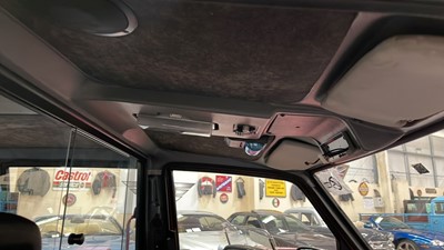 Lot 180 - 2000 METROCAB TAXI TTT