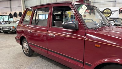 Lot 180 - 2000 METROCAB TAXI TTT