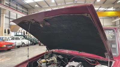 Lot 180 - 2000 METROCAB TAXI TTT