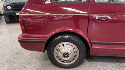 Lot 180 - 2000 METROCAB TAXI TTT
