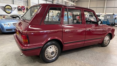 Lot 180 - 2000 METROCAB TAXI TTT
