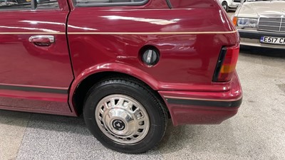 Lot 180 - 2000 METROCAB TAXI TTT