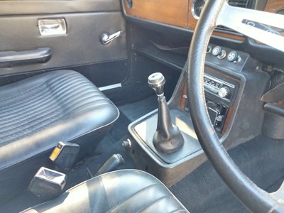 Lot 525 - 1974 TRIUMPH 2.5 PI