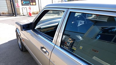 Lot 138 - 1988 MERCEDES 500 SEL AUTO