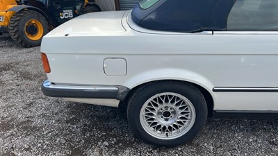 Lot 62 - 1988 BMW 325I CABRIOLET