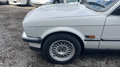 Lot 62 - 1988 BMW 325I CABRIOLET