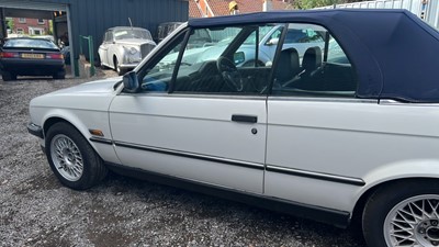 Lot 62 - 1988 BMW 325I CABRIOLET
