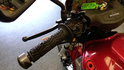 Lot 104 - 1983 HONDA CX650ED