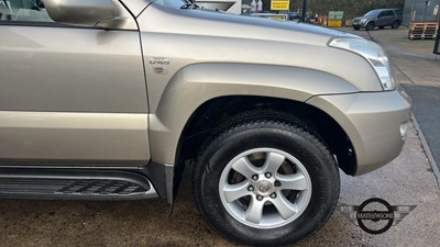 Lot 393 - 2004  TOYOTA LANDCRUISER LC4 D-4D AUTO