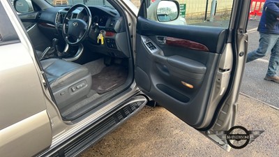 Lot 393 - 2004  TOYOTA LANDCRUISER LC4 D-4D AUTO