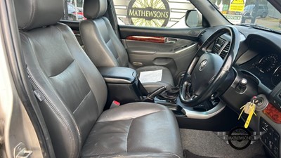Lot 393 - 2004  TOYOTA LANDCRUISER LC4 D-4D AUTO