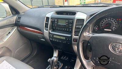 Lot 393 - 2004  TOYOTA LANDCRUISER LC4 D-4D AUTO