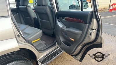 Lot 393 - 2004  TOYOTA LANDCRUISER LC4 D-4D AUTO