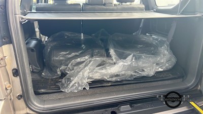 Lot 393 - 2004  TOYOTA LANDCRUISER LC4 D-4D AUTO