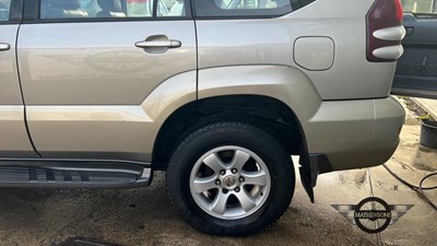 Lot 393 - 2004  TOYOTA LANDCRUISER LC4 D-4D AUTO
