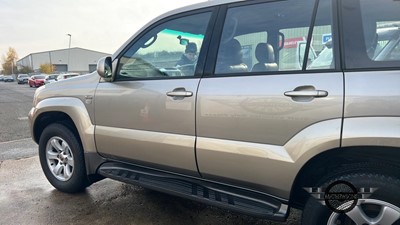 Lot 393 - 2004  TOYOTA LANDCRUISER LC4 D-4D AUTO
