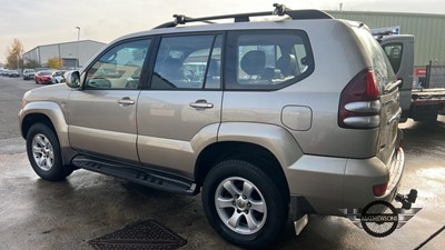 Lot 393 - 2004  TOYOTA LANDCRUISER LC4 D-4D AUTO
