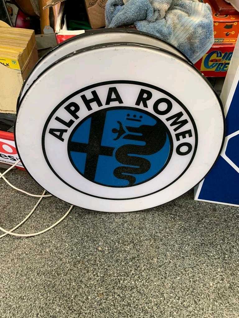 Lot 113 - ROUND LIGHT UP ALPHA ROMEO SIGN