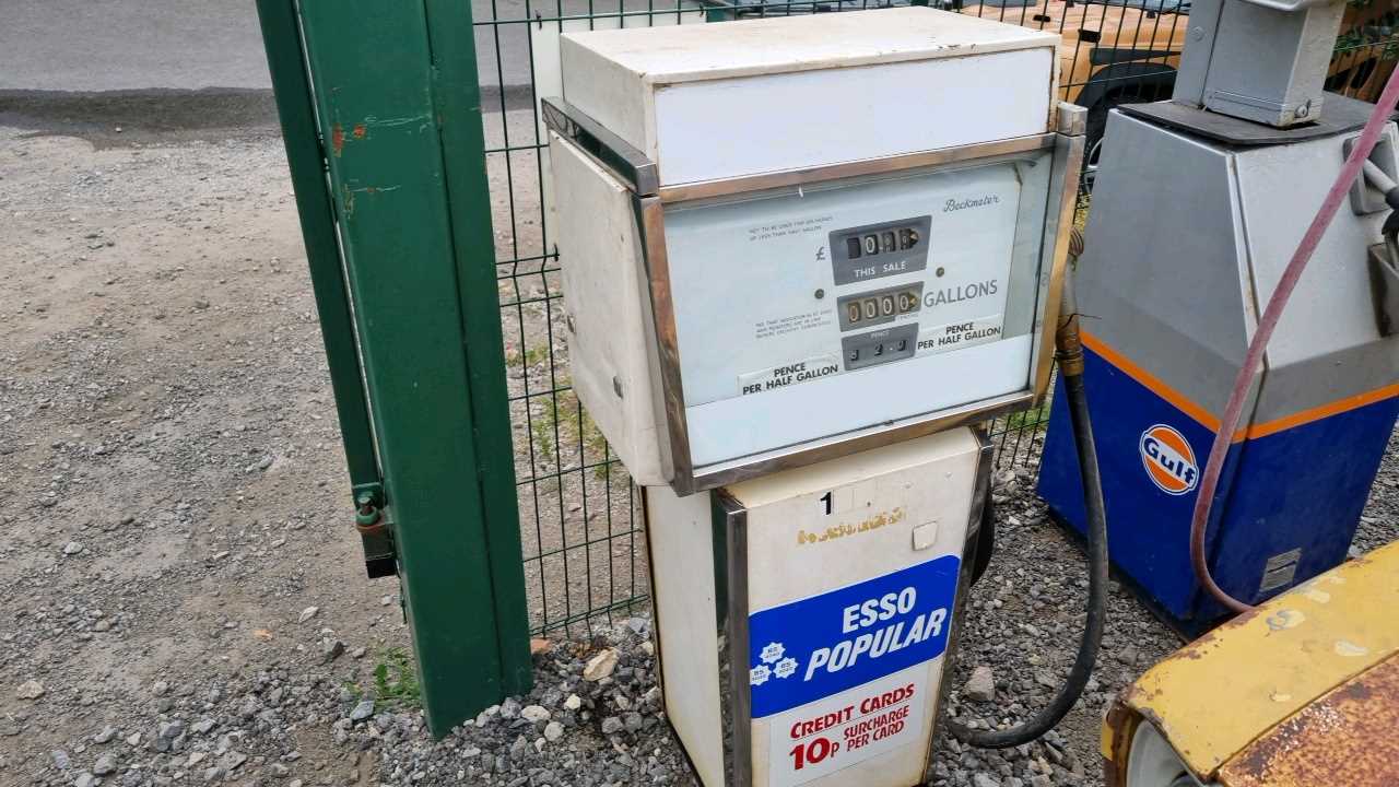 Lot 3 - ESSO FORECOURT PETROL PUMP