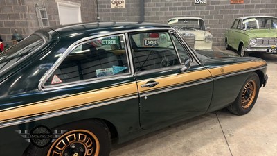 Lot 82 - 1975 MG B GT