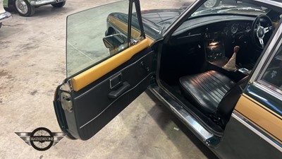 Lot 82 - 1975 MG B GT